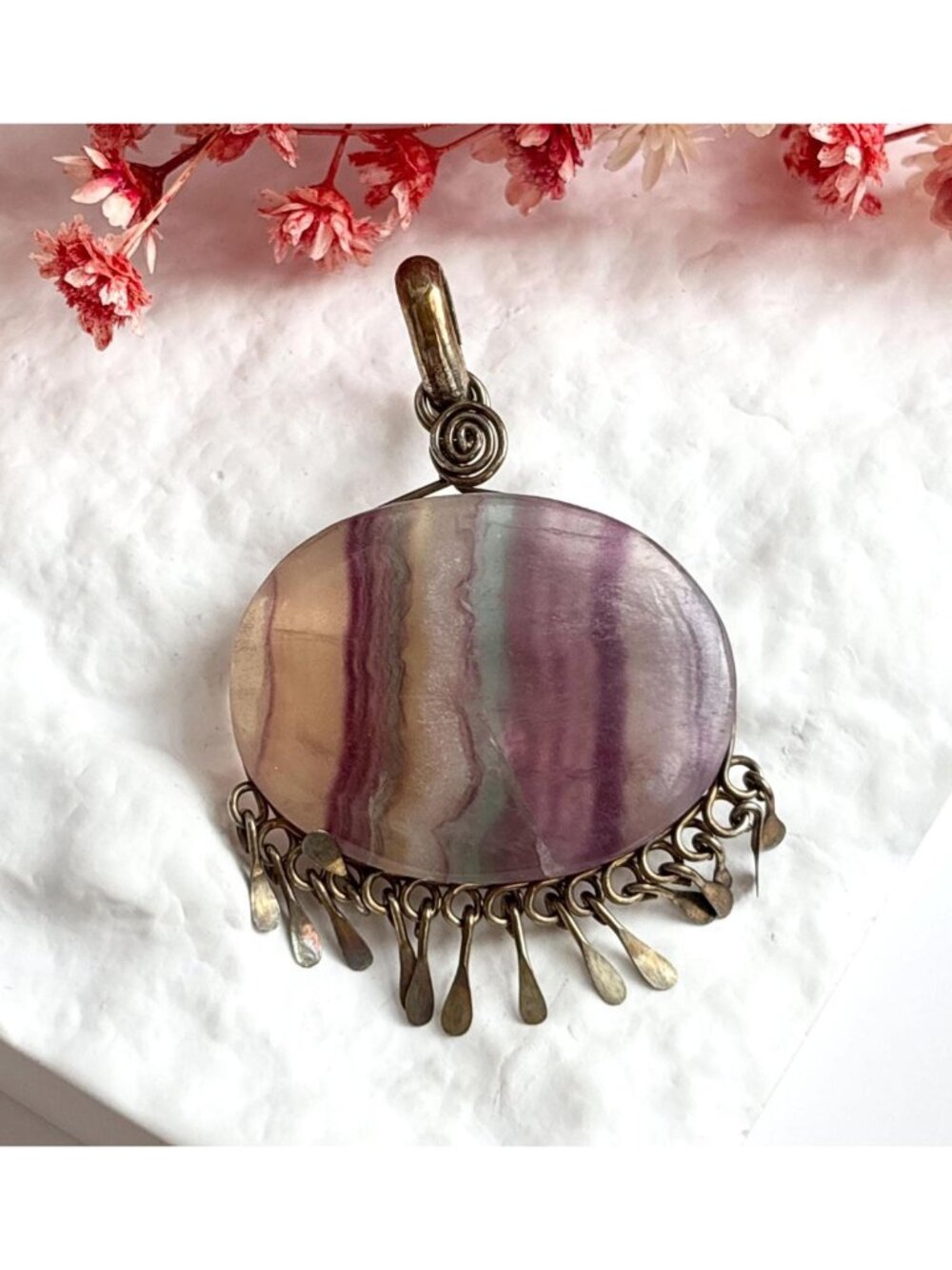 Flourite Purple Banded Oval Stone Charmed Dangle Gold Toned Vintage Pendant